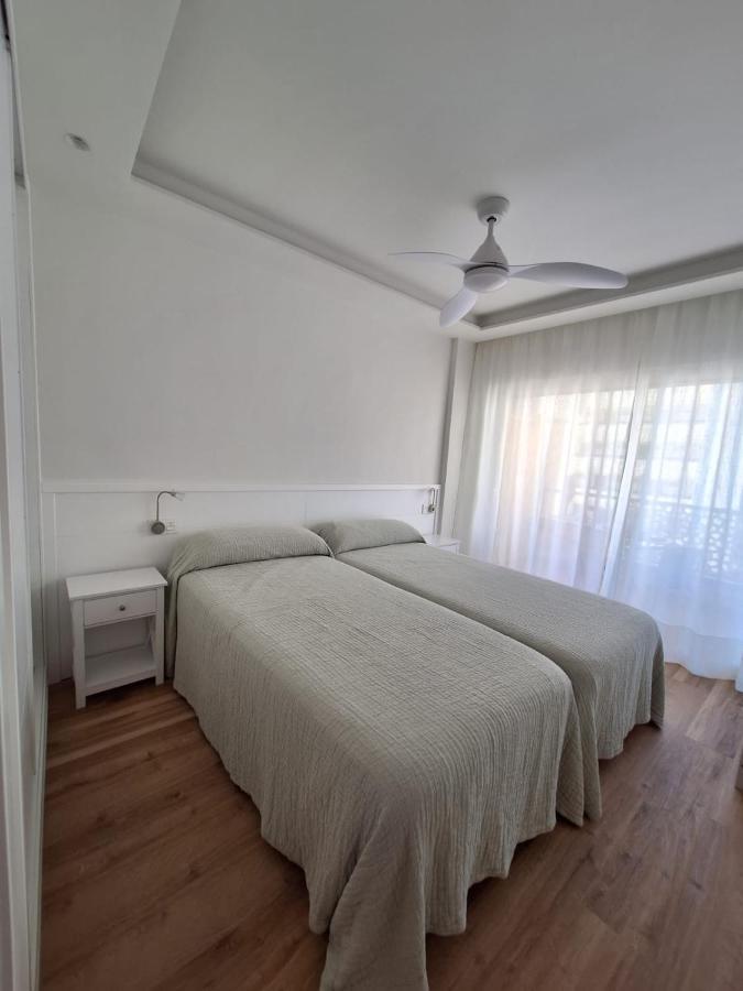 Seafront Apartment Марбелья Екстер'єр фото